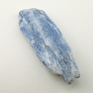 Kyanit surowy 37x13 mm nr 350