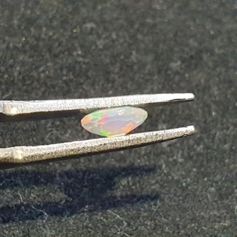 Opal z Etiopii fasetowany 6x4 mm nr A237