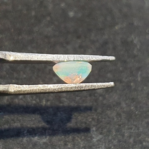 Opal z Etiopii fasetowany 6x4 mm nr A238
