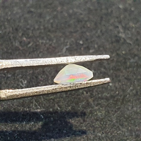 Opal z Etiopii fasetowany 6x4 mm nr A240