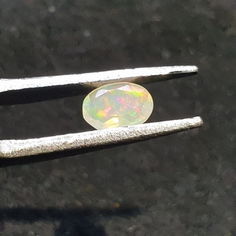 Opal z Etiopii fasetowany 6x4 mm nr A241