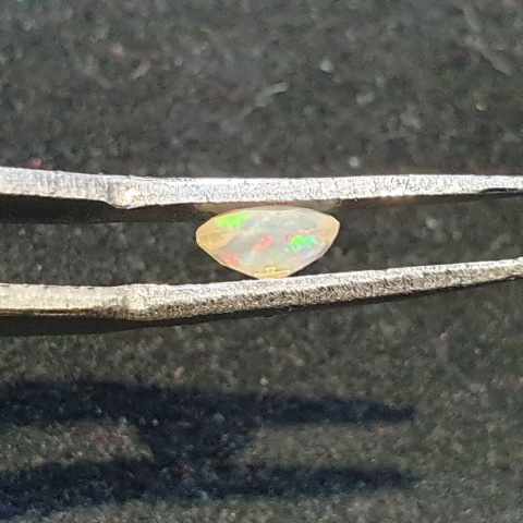 Opal z Etiopii fasetowany 6x4 mm nr A241