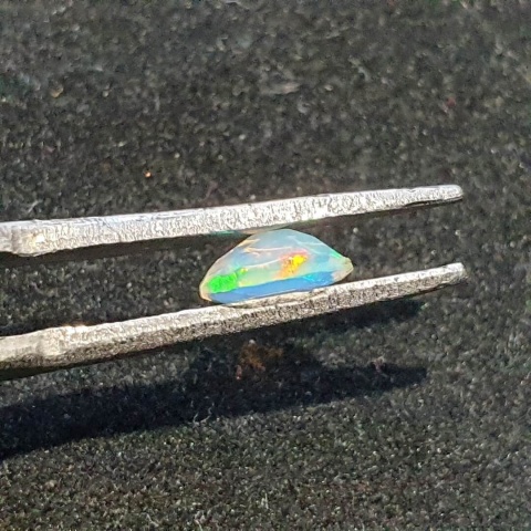 Opal z Etiopii fasetowany 6x4 mm nr A246