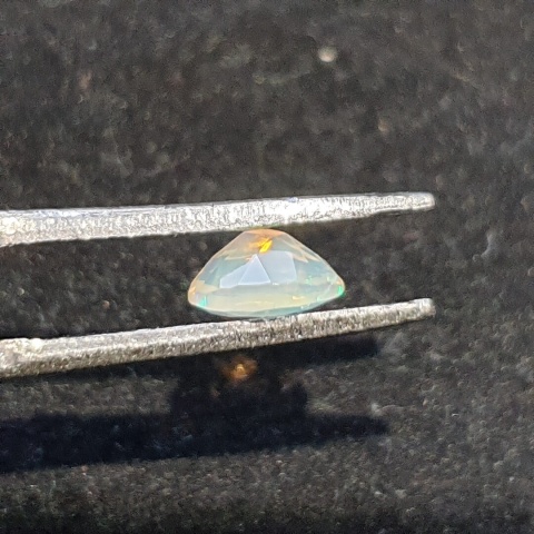Opal z Etiopii fasetowany 6x4 mm nr A247