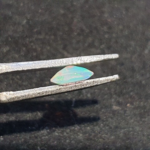 Opal z Etiopii fasetowany 6x4 mm nr A249