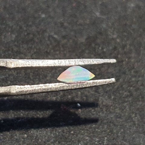 Opal z Etiopii fasetowany 6x4 mm nr A252