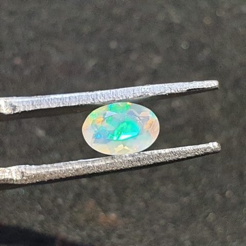Opal z Etiopii fasetowany 6x4 mm nr A254