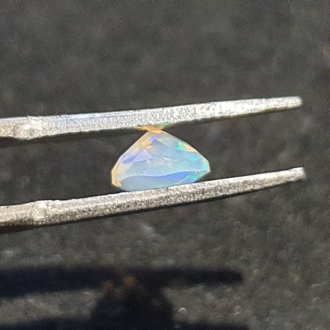 Opal z Etiopii fasetowany 6x4 mm nr A254