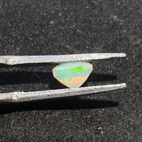 Opal z Etiopii fasetowany 6x4 mm nr A256