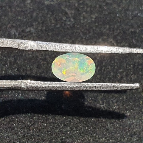 Opal z Etiopii fasetowany 6x4 mm nr A257
