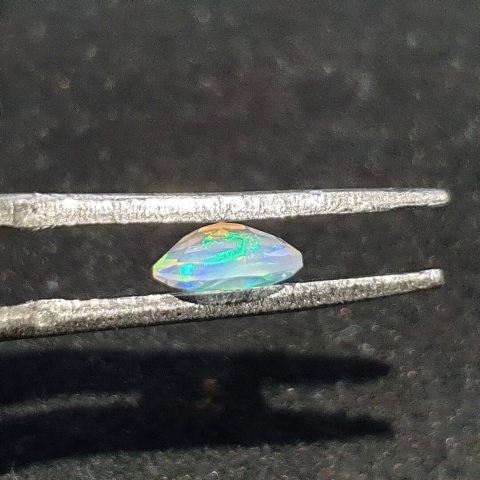 Opal z Etiopii fasetowany 6x4 mm nr A259