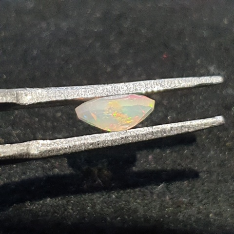 Opal z Etiopii fasetowany 7x5 mm nr A260