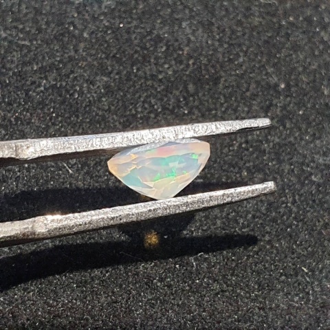 Opal z Etiopii fasetowany 7x5 mm nr A264