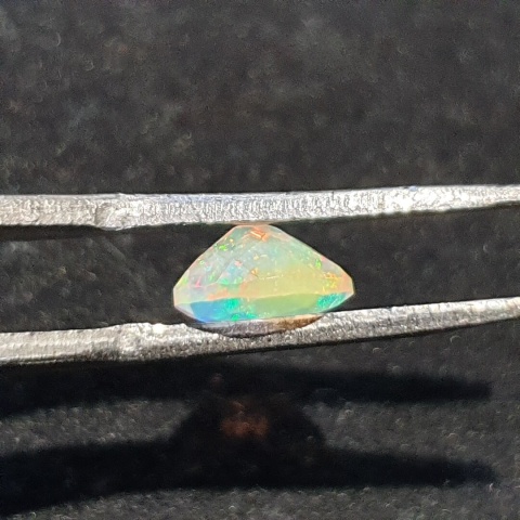 Opal z Etiopii fasetowany 7x5 mm nr A267