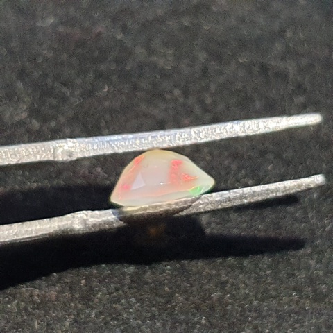 Opal z Etiopii fasetowany 7x5 mm nr A268
