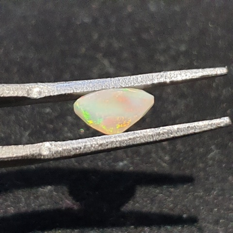 Opal z Etiopii fasetowany 7x5 mm nr A270