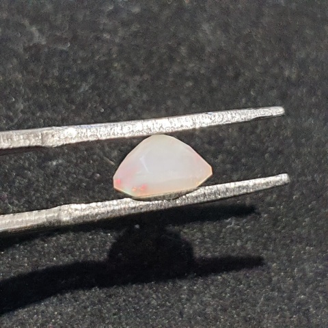 Opal z Etiopii fasetowany 7x5 mm nr A271