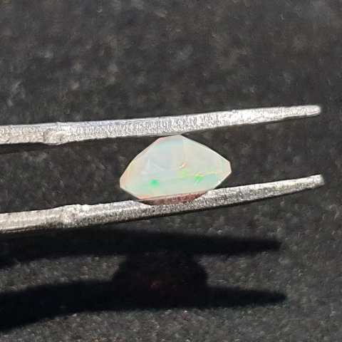 Opal z Etiopii fasetowany 7x5 mm nr A273