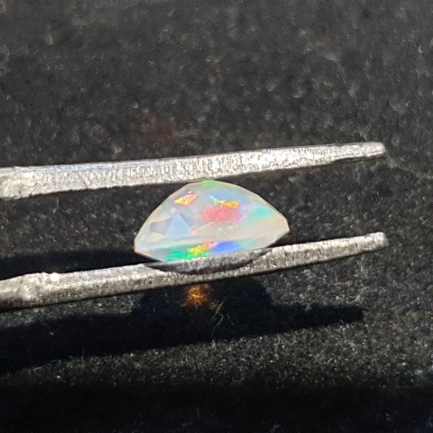 Opal z Etiopii fasetowany 7x5 mm nr A276