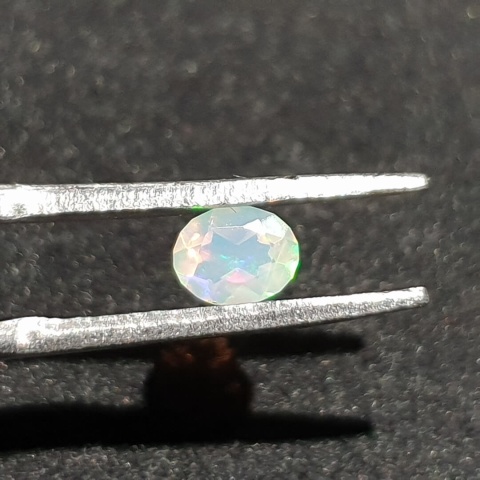 Opal z Etiopii fasetowany 5x4 mm nr A216
