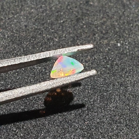 Opal z Etiopii fasetowany 5x4 mm nr A216