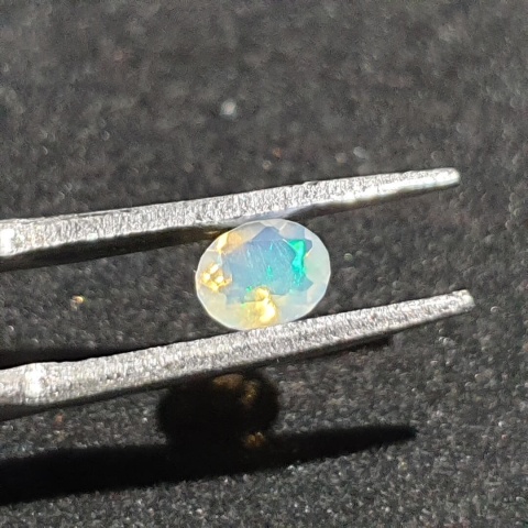 Opal z Etiopii fasetowany 5x4 mm nr A233