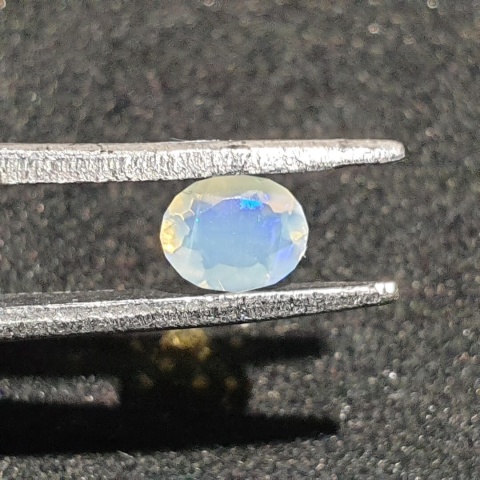 Opal z Etiopii fasetowany 5x4 mm nr A233