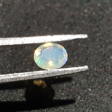Opal z Etiopii fasetowany 5x4 mm nr A233