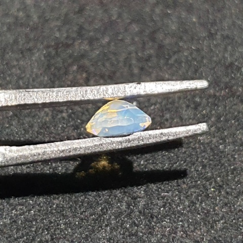 Opal z Etiopii fasetowany 5x4 mm nr A233