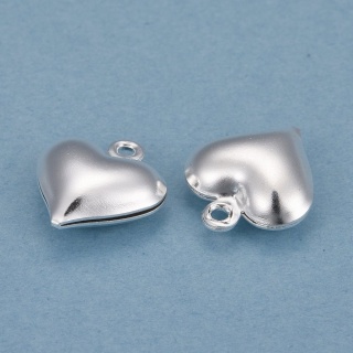 Zawieszka serce mosiądz posrebrzany 13x11,5 mm 1 szt