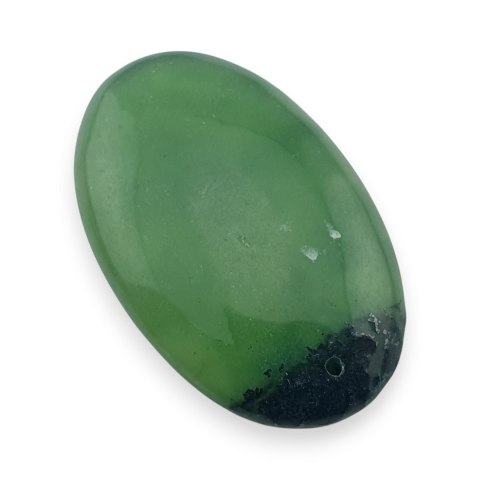 Jadeit nefryt kaboszon z dziurką 37x23 mm nr 6
