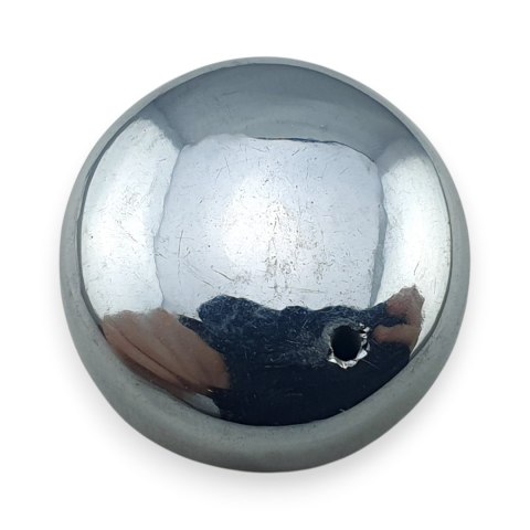 Szungit szlachetny kaboszon z dziurką fi 21 mm nr 12