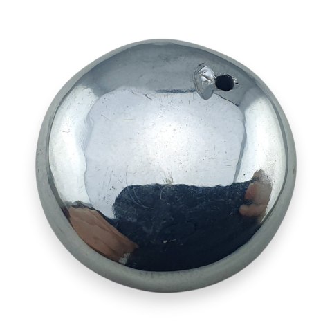Szungit szlachetny kaboszon z dziurką fi 21 mm nr 18