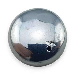 Szungit szlachetny kaboszon z dziurką fi 21 mm nr 18
