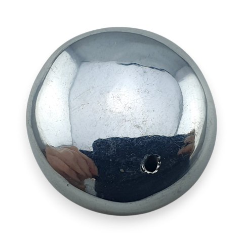 Szungit szlachetny kaboszon z dziurką fi 21 mm nr 32
