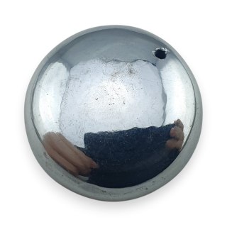 Szungit szlachetny kaboszon z dziurką fi 22 mm nr 13