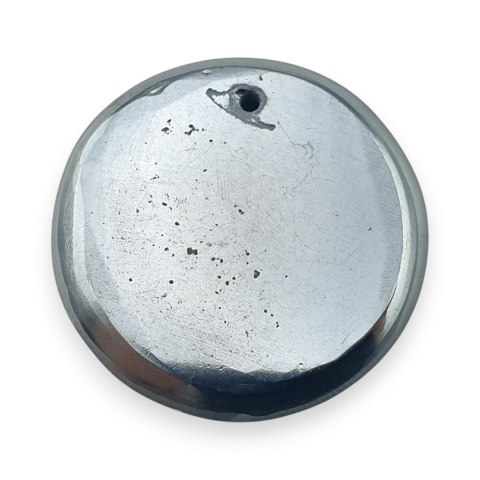 Szungit szlachetny kaboszon z dziurką fi 22 mm nr 23