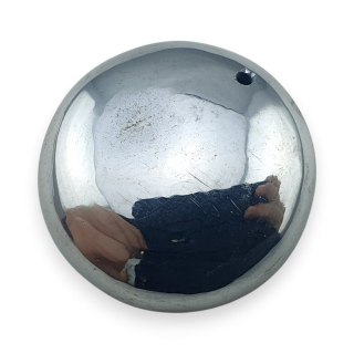 Szungit szlachetny kaboszon z dziurką fi 22 mm nr 25