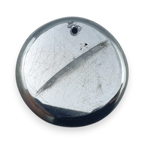 Szungit szlachetny kaboszon z dziurką fi 22 mm nr 25