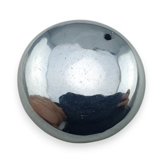 Szungit szlachetny kaboszon z dziurką fi 24 mm nr 1
