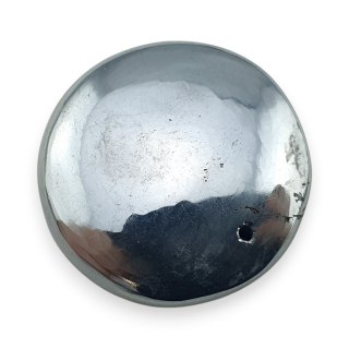 Szungit szlachetny kaboszon z dziurką fi 27 mm nr 5