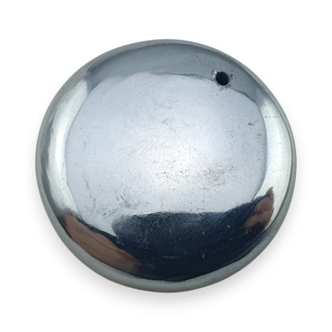 Szungit szlachetny kaboszon z dziurką fi 28 mm nr 19