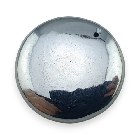 Szungit szlachetny kaboszon z dziurką fi 29 mm nr 6