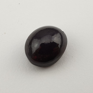 Granat gwiaździsty kaboszon 12x10 mm nr 72