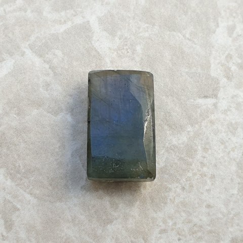 Labradoryt kaboszon 18x11 mm nr C33