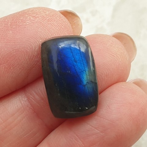 Labradoryt kaboszon 18x12 mm nr C104