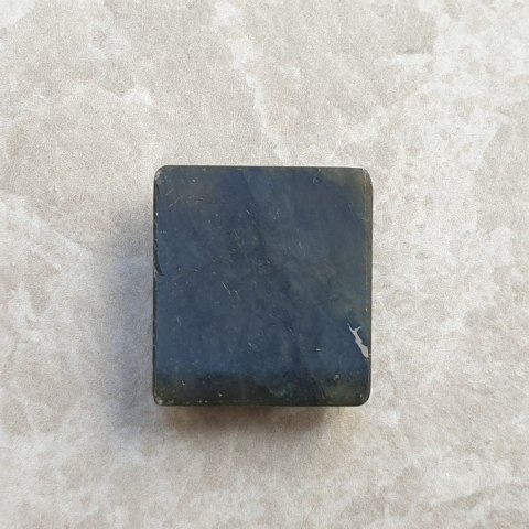 Labradoryt kaboszon 20x18 mm nr C20