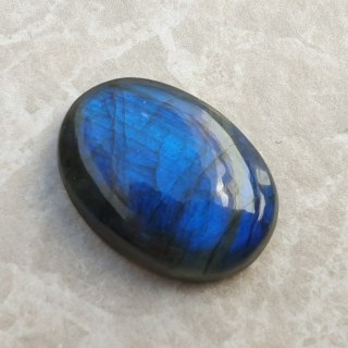 Labradoryt kaboszon 26x19 mm nr B989