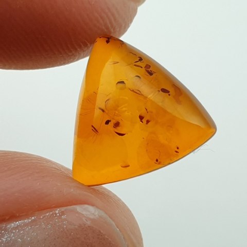 Bursztyn bałtycki kaboszon 11x11 mm nr A570