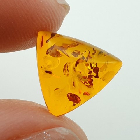 Bursztyn bałtycki kaboszon 11x11 mm nr A571